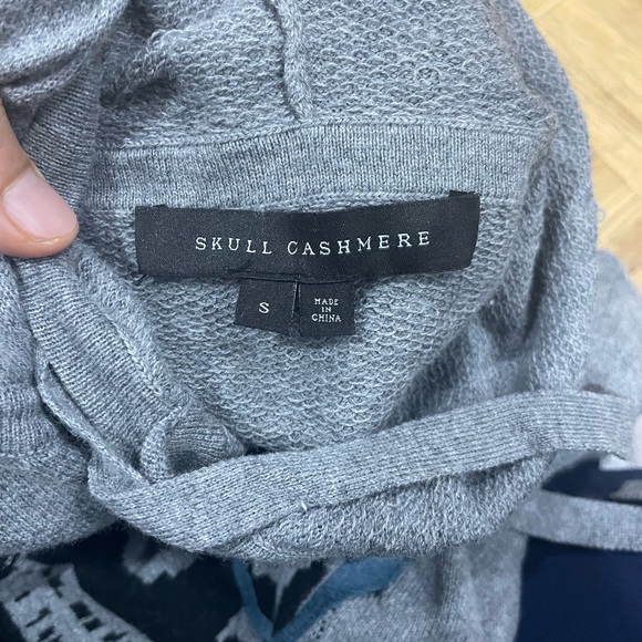 Skull cashmere sweater size small - Picture 3 of 4